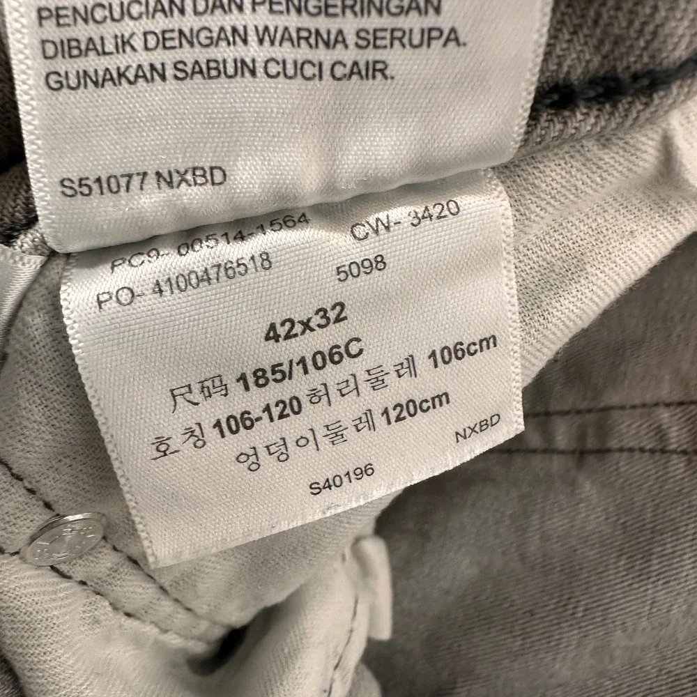 Levi's Jeans Mens 42x32 514 Straight Fit Grey Good Stretch Denim Pants